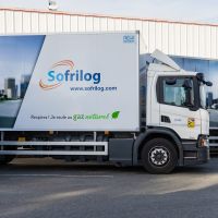 Sofrilog compte 220 véhicules en propre, dont 25 roulant au gaz.