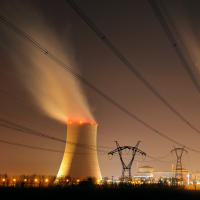 À travers l’Arenh, la loi oblige EDF à vendre à prix cassé de l’électricité d’origine nucléaire. La baisse de son plafond en 2023 inquiète au plus haut point les industriels.