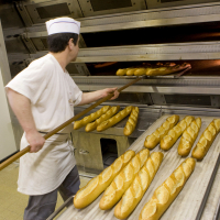 Les boulangers (employant moins de 10 salariés) et 600 000 autres TPE vont pouvoir bénéficier en 2023 du tarif d’électricité plafonné.