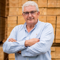 Didier Chemin, président du fabricant d'emballages bois Sylvatek, en Dordogne, transmet progressivement son groupe à son fils Yann Chemin.