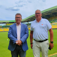 Jean-Marc Escalettes, Directeur Orange Grand Ouest, et Thierry Broust, directeur des opérations Coupe du monde de rugby et JO 2024 chez Orange.